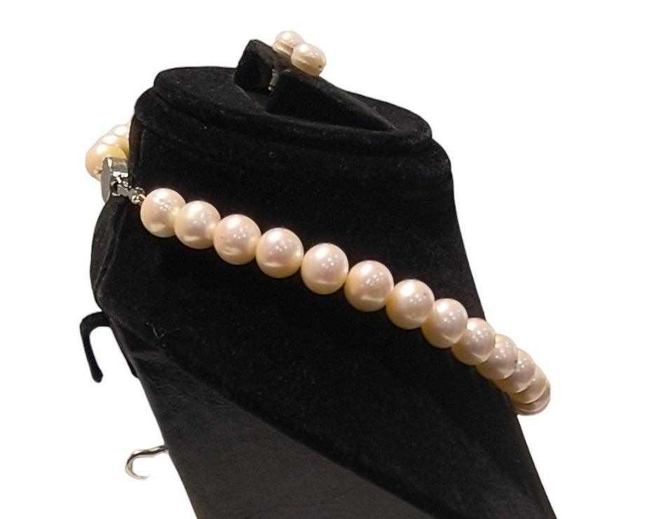 South Sea Pearl - White Pearl Single Line Set with Studs