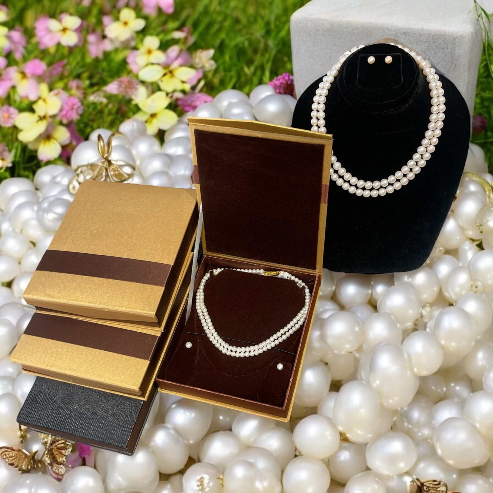 Real Natural  Twisted Pearl Necklaces: A Blend of Tradition and Style